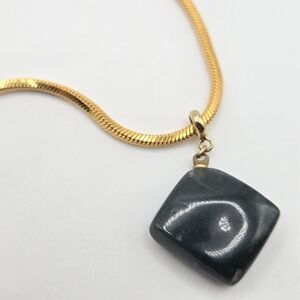 Vintage Yellow Gold Tone Snake Chain Hunter Green Stone Pendant